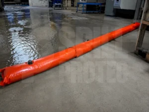 Tubo de desvio de agua formando una barrera desviadora